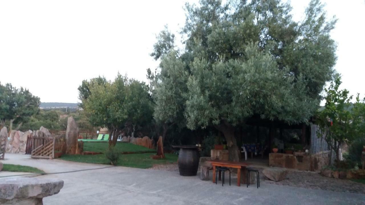 Agriturismo Sa E Padedda Mores Екстериор снимка