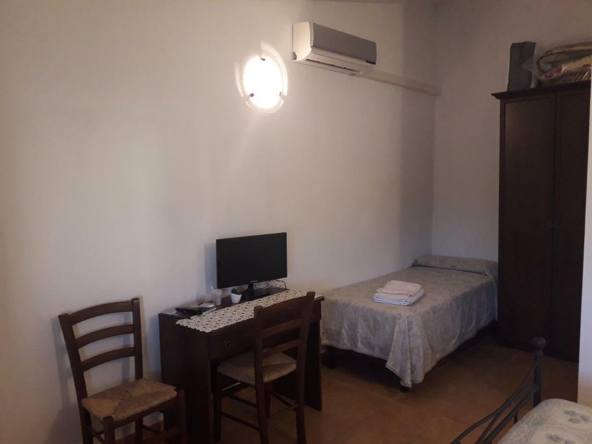 Agriturismo Sa E Padedda Mores Екстериор снимка